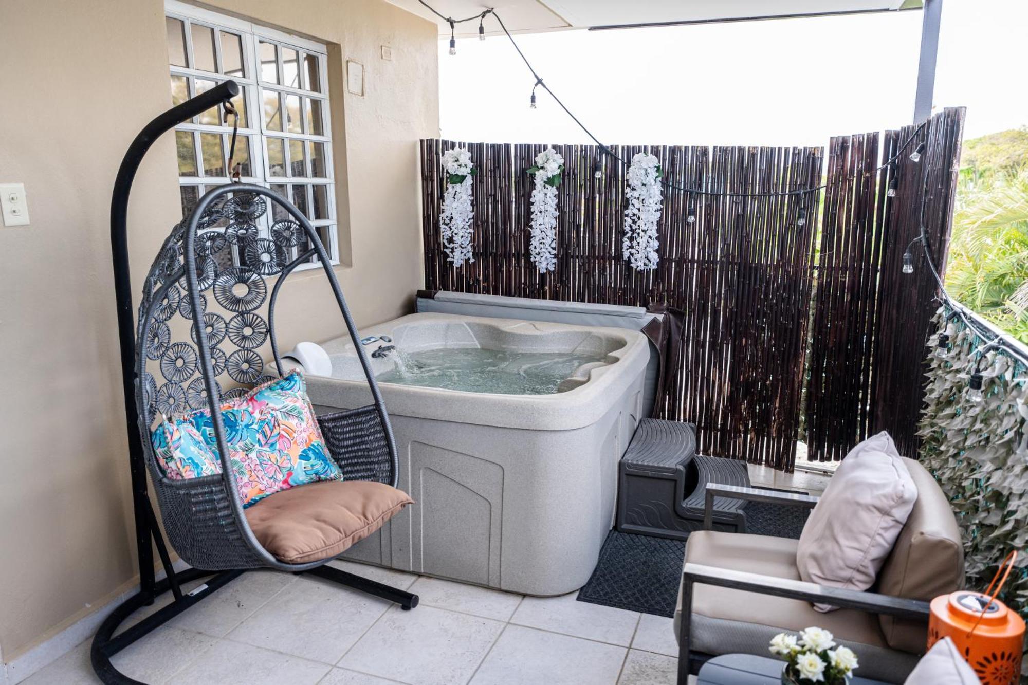 Private Jacuzzi Oasis With Mountain Views And Free Parking Ponce Exterior foto