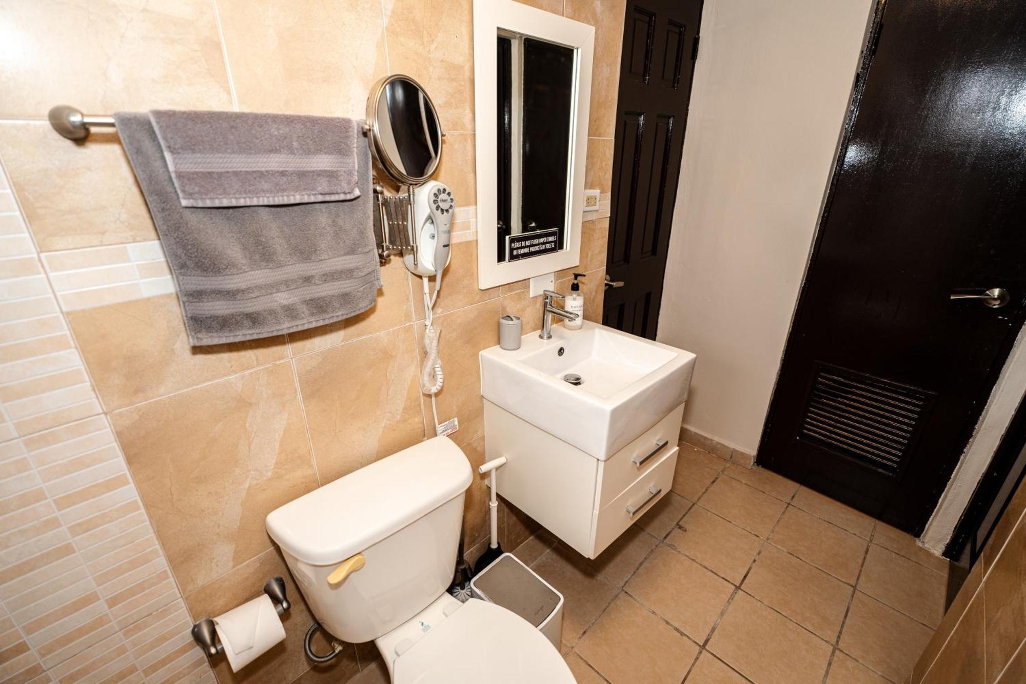 Private Jacuzzi Oasis With Mountain Views And Free Parking Ponce Exterior foto